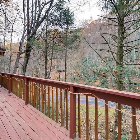 Gatlinburg A-Frame Home With Hot Tub Near Parkway Екстериор снимка