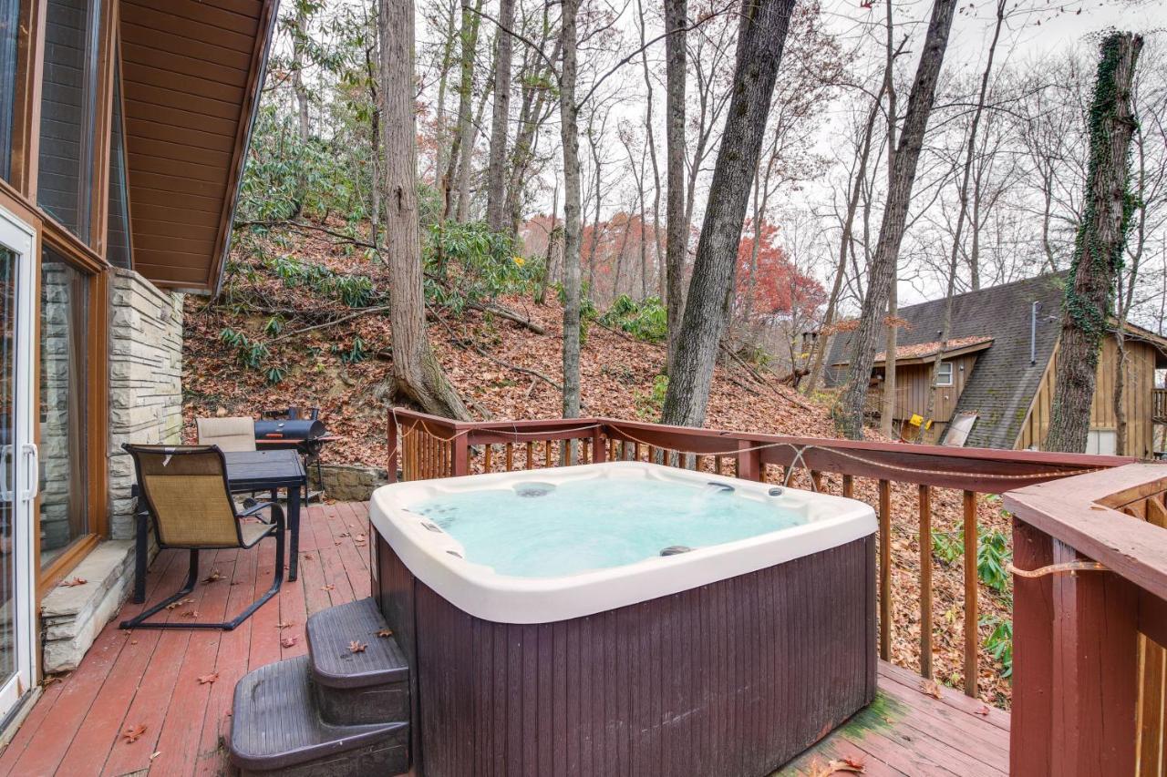 Gatlinburg A-Frame Home With Hot Tub Near Parkway Екстериор снимка