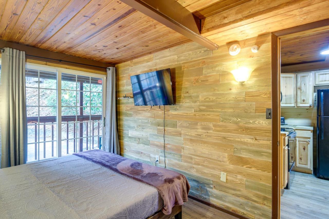 Gatlinburg A-Frame Home With Hot Tub Near Parkway Екстериор снимка