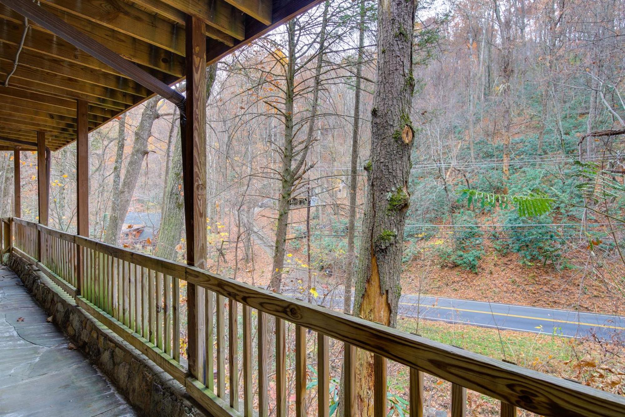 Gatlinburg A-Frame Home With Hot Tub Near Parkway Екстериор снимка