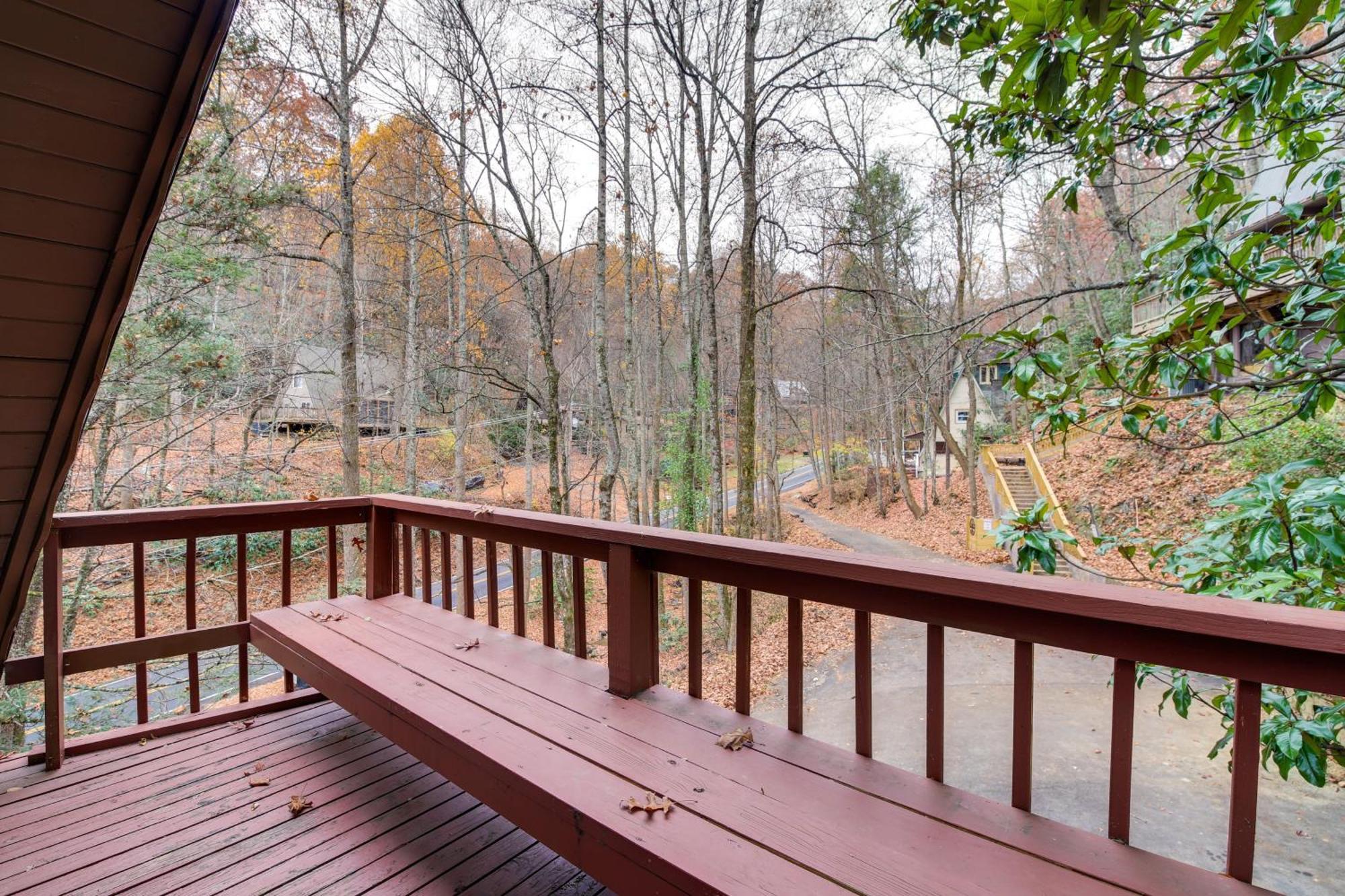 Gatlinburg A-Frame Home With Hot Tub Near Parkway Екстериор снимка