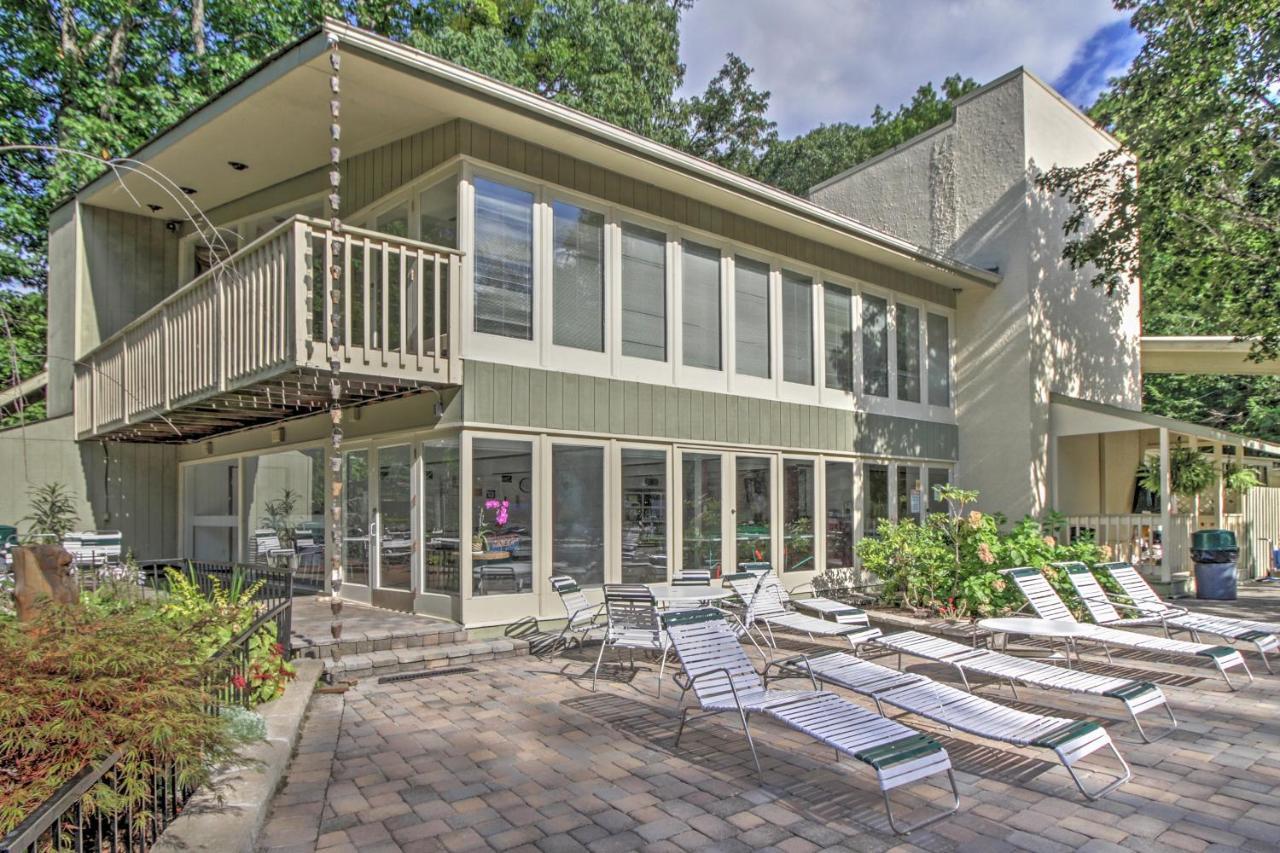 Gatlinburg A-Frame Home With Hot Tub Near Parkway Екстериор снимка